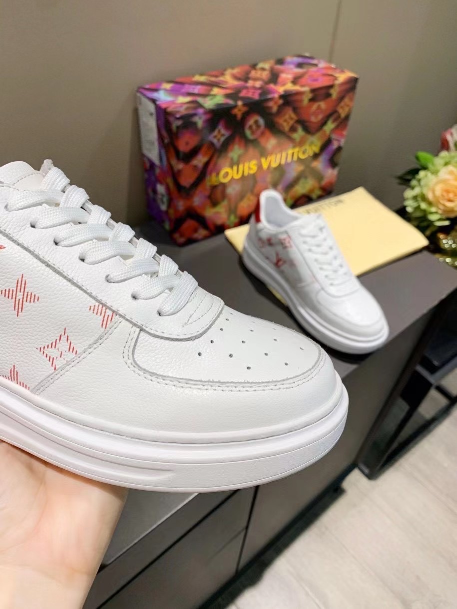 LV $81 gallery