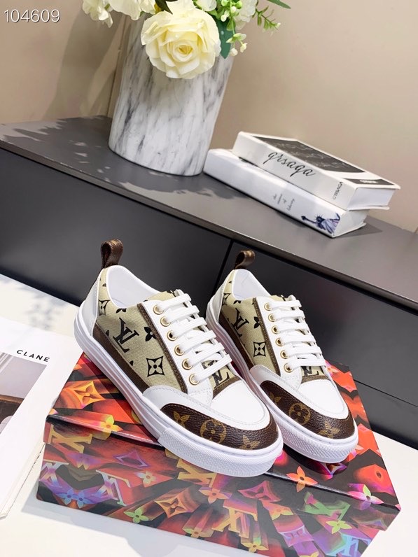 LV $81 gallery