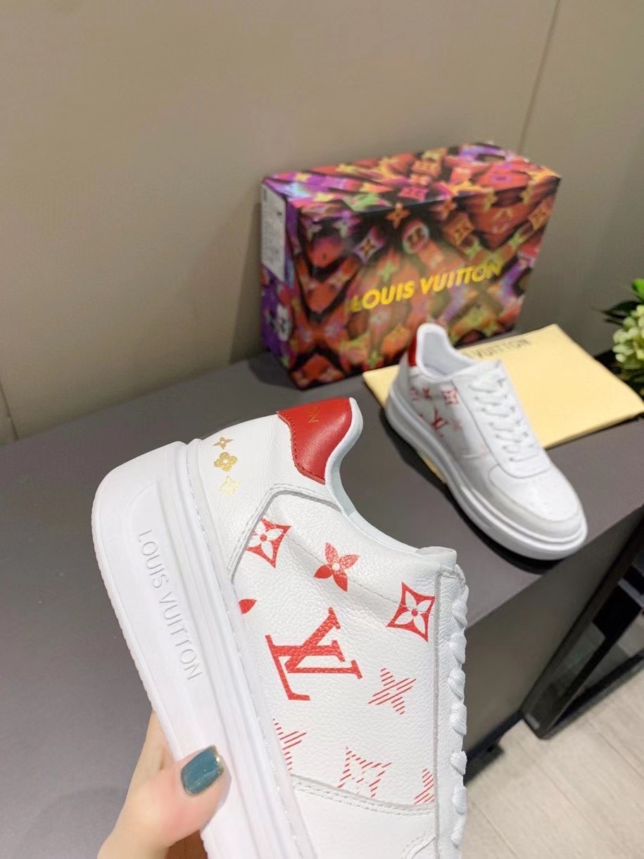 LV $81 gallery