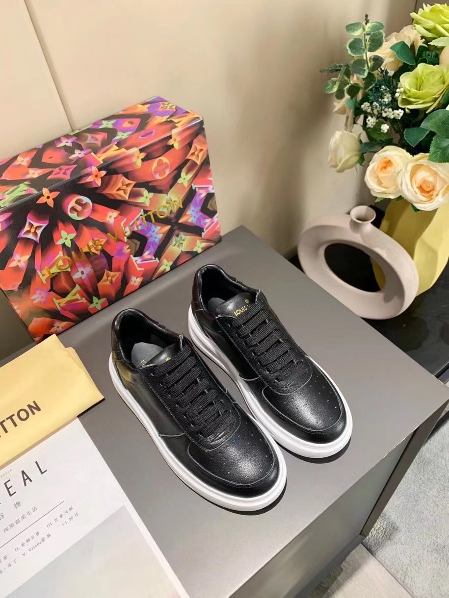 LV $81 gallery