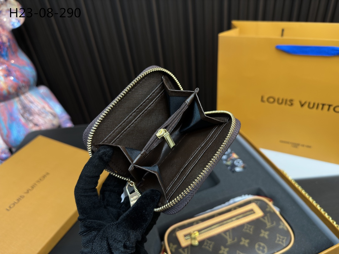 LV $81 gallery