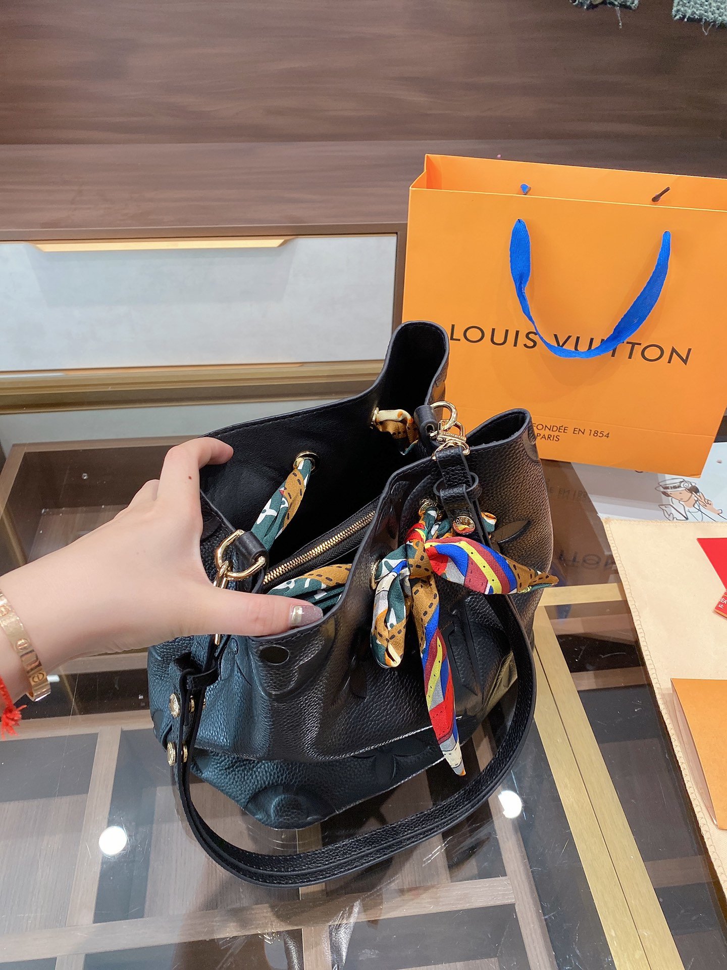 LV $81 gallery