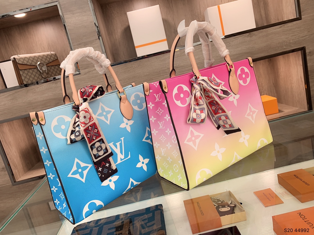 LV $81 gallery