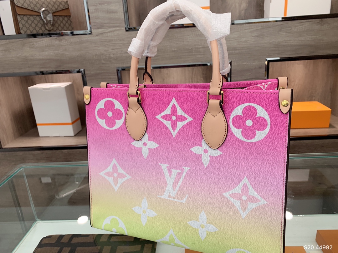 LV $81 gallery