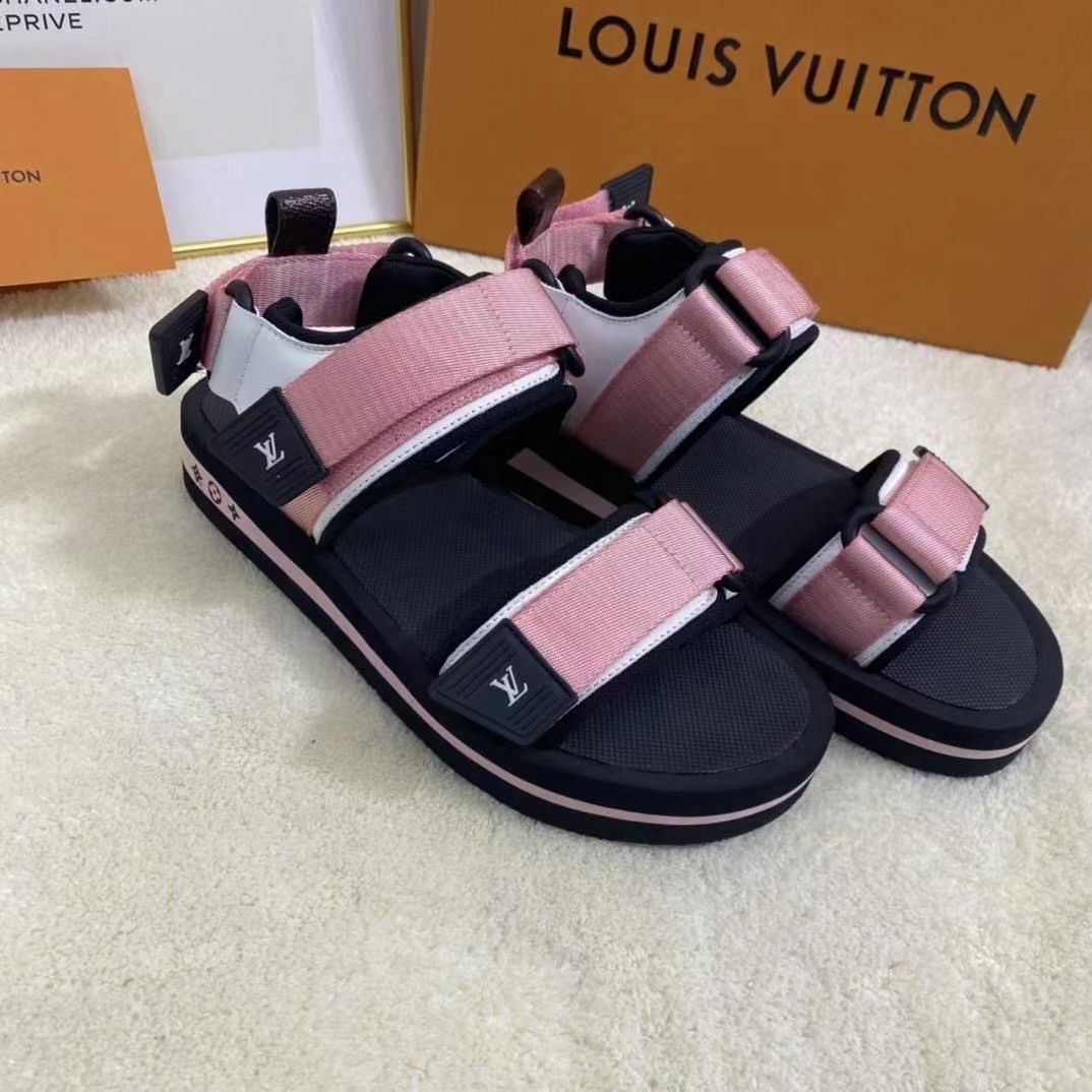 LV $81 gallery