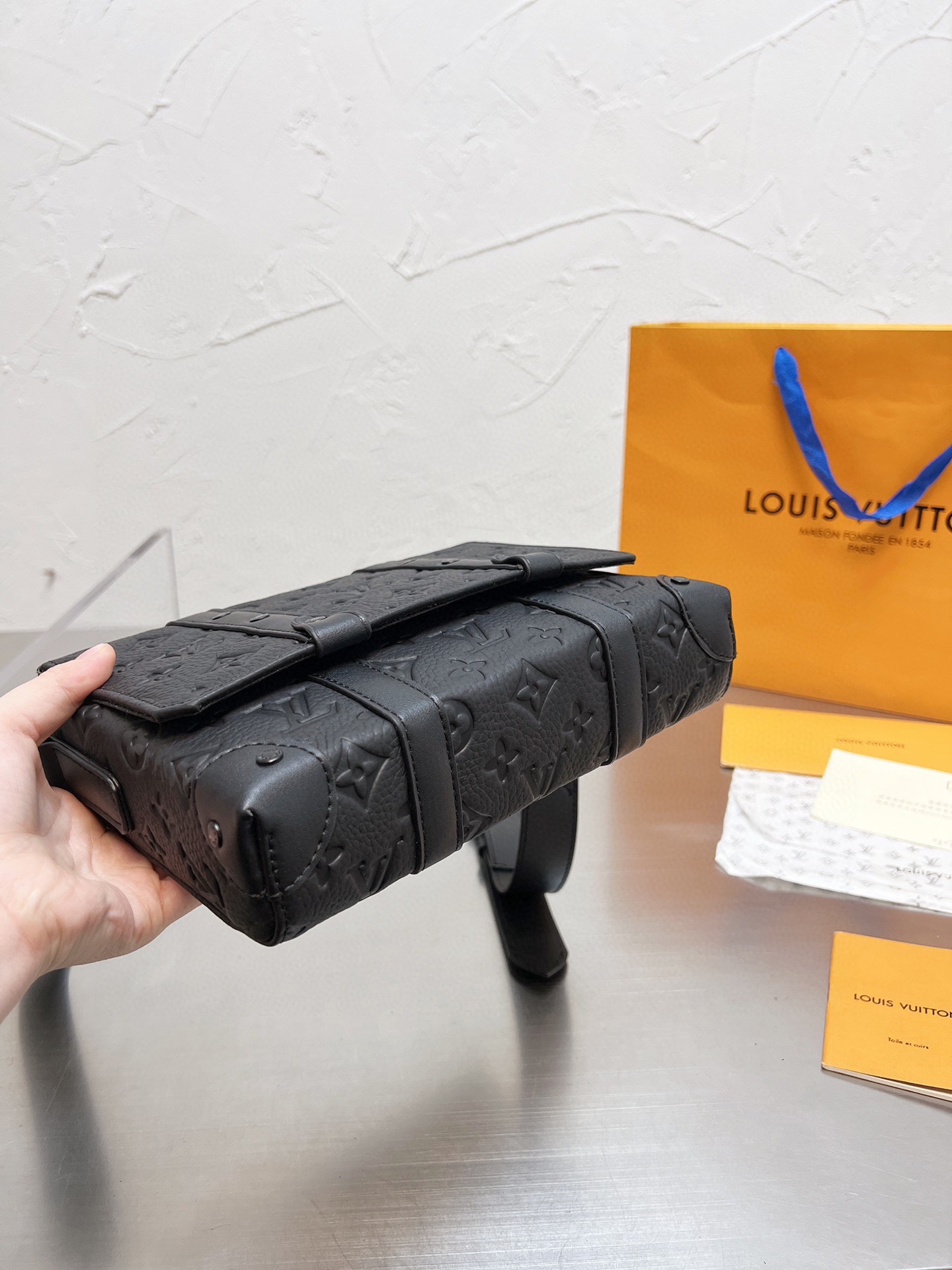 LV $81 gallery