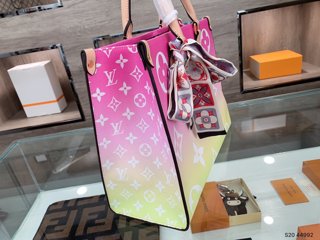 LV $81 gallery