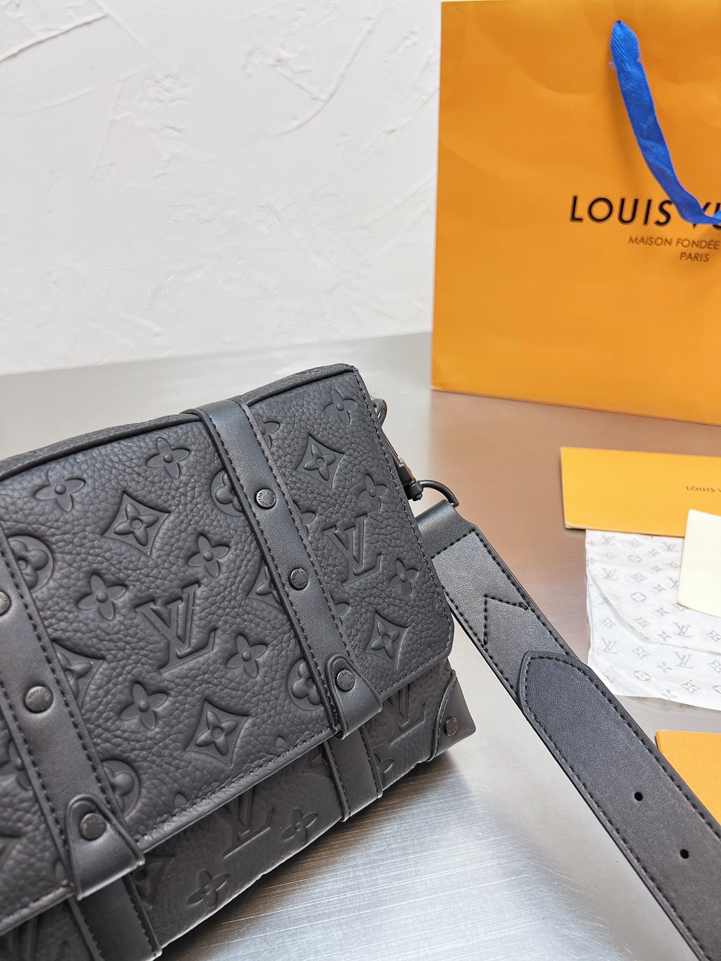 LV $81 gallery