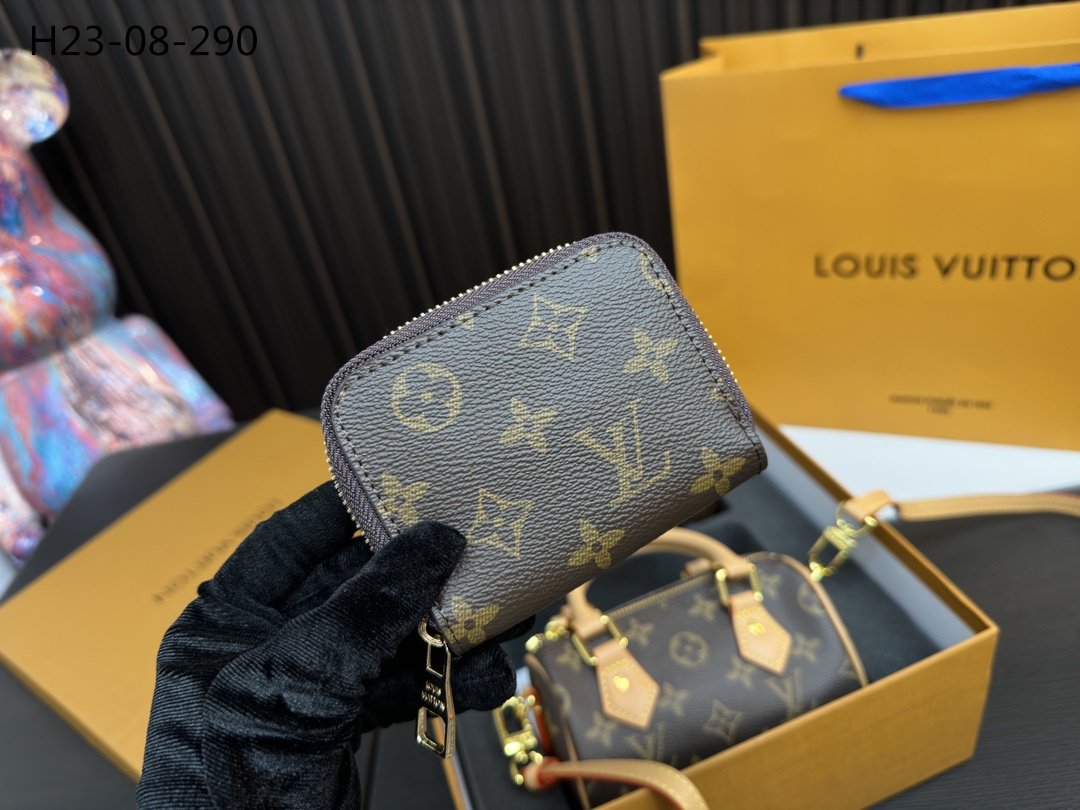 LV $81 gallery