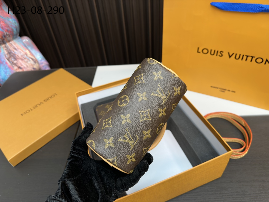 LV $81 gallery