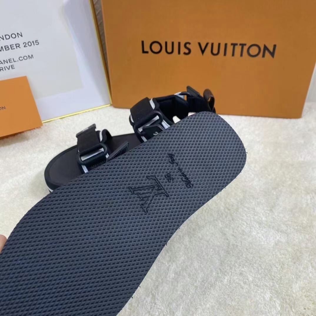 LV $81 gallery