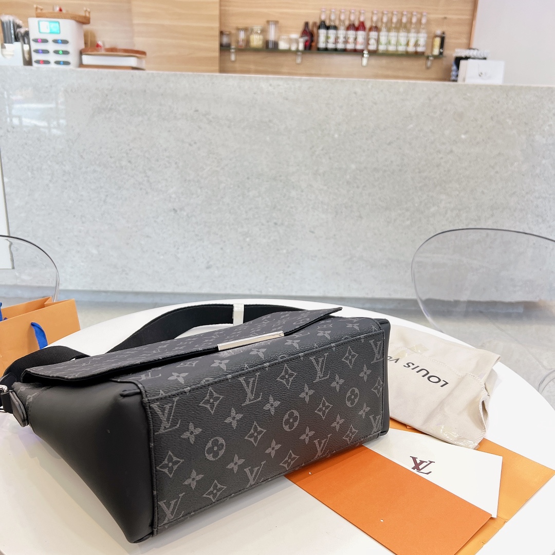 LV $81 gallery