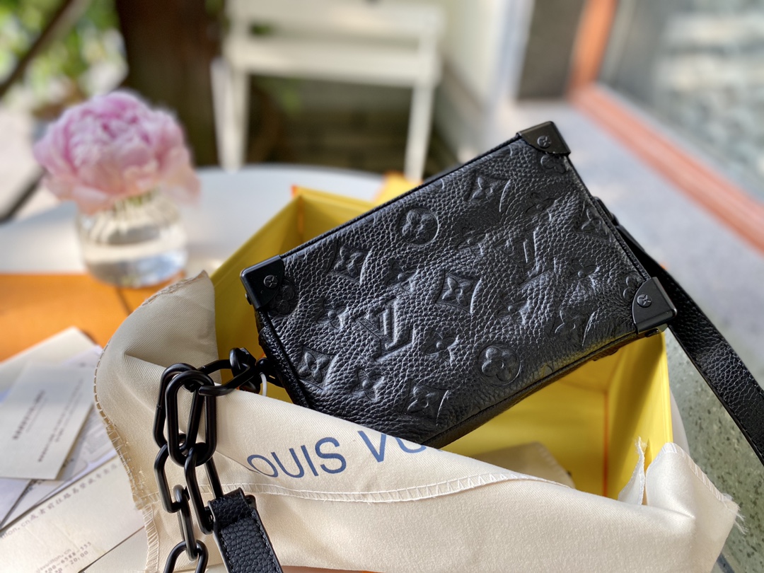 LV $81 gallery