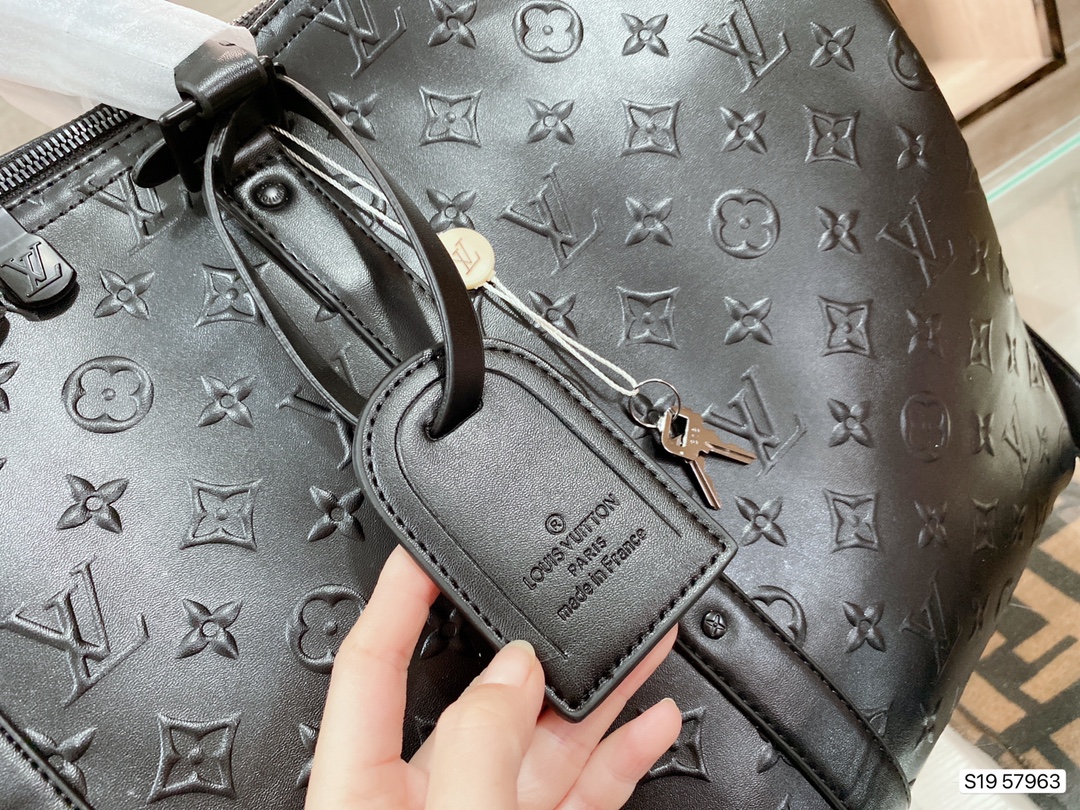 LV $82 gallery