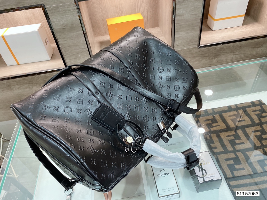 LV $82 gallery