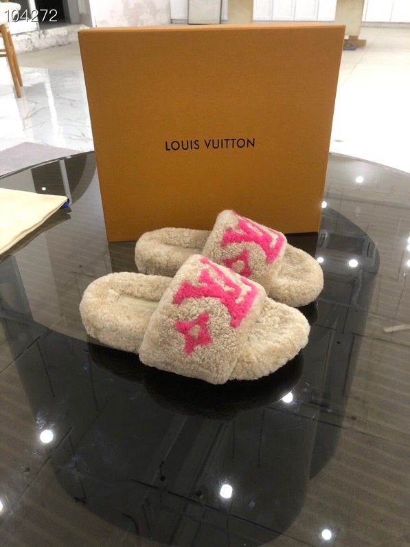 LV $82 gallery