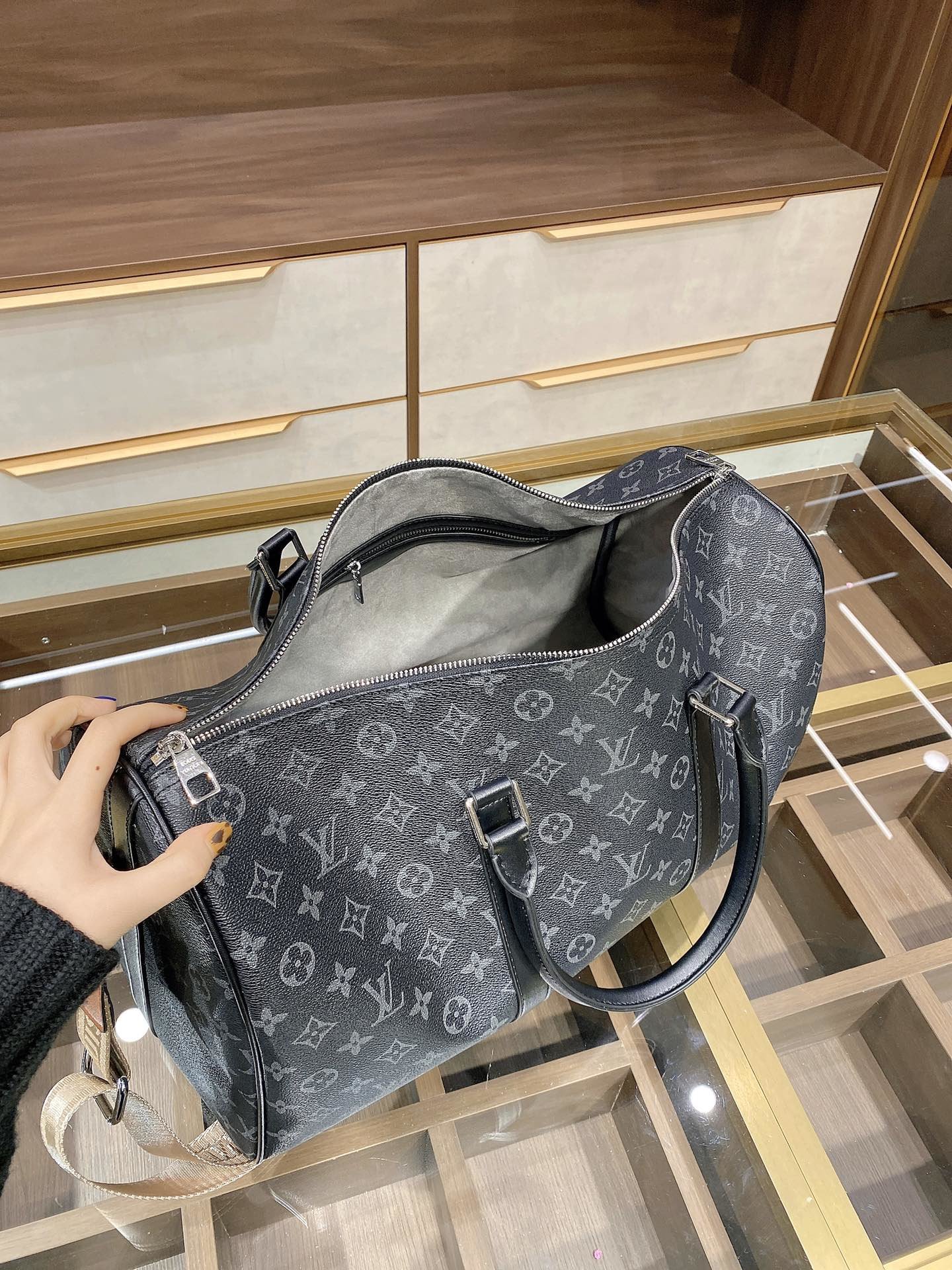 LV $82 gallery