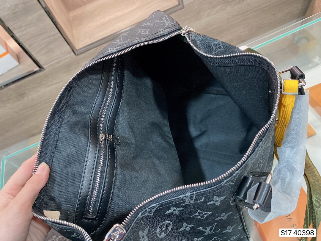 LV $82 gallery