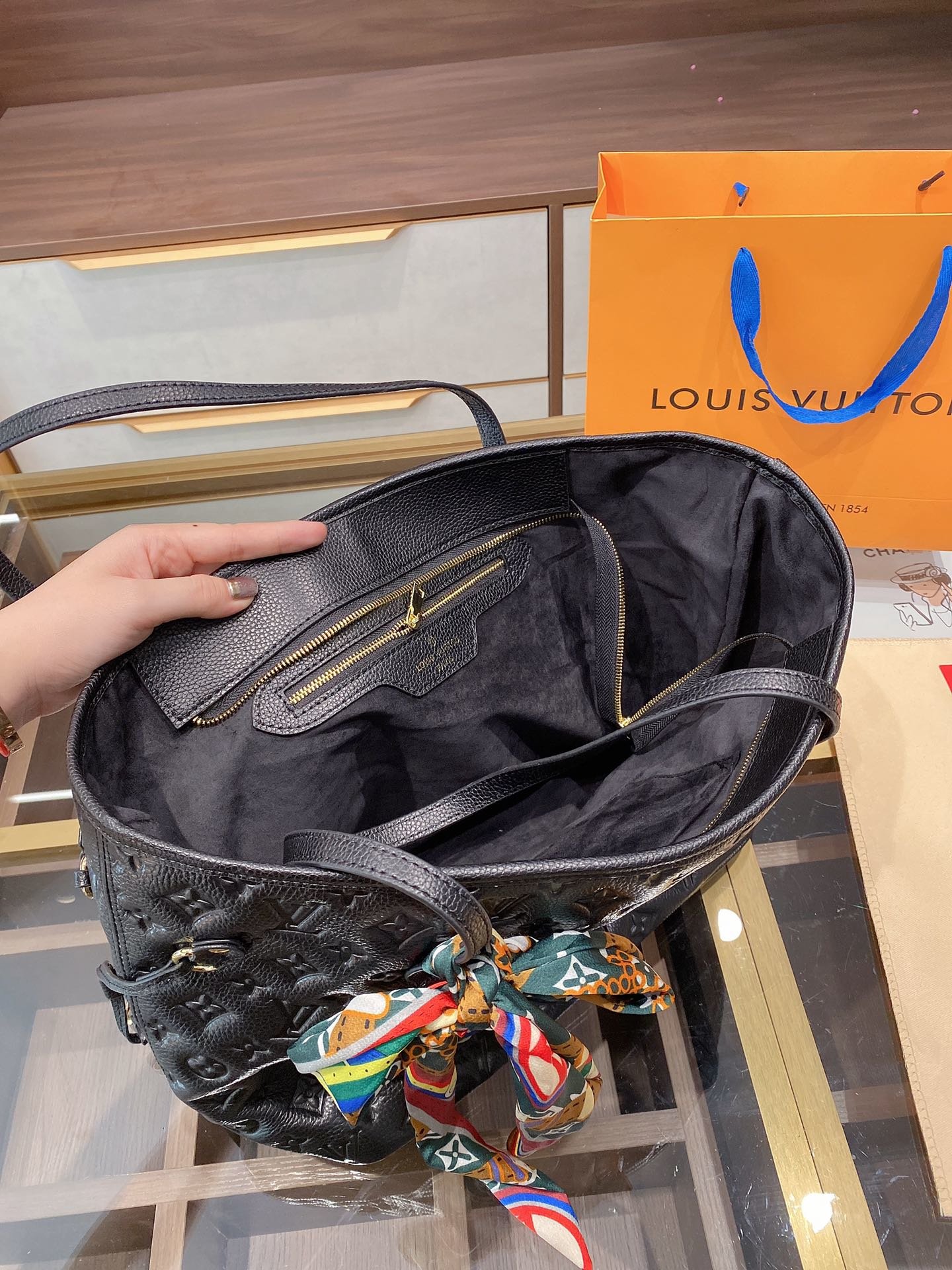 LV $82 gallery