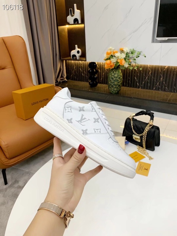 LV $82 gallery