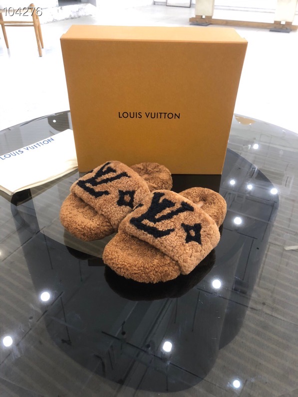 LV $82 gallery