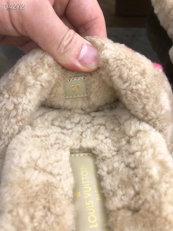 LV $82 gallery