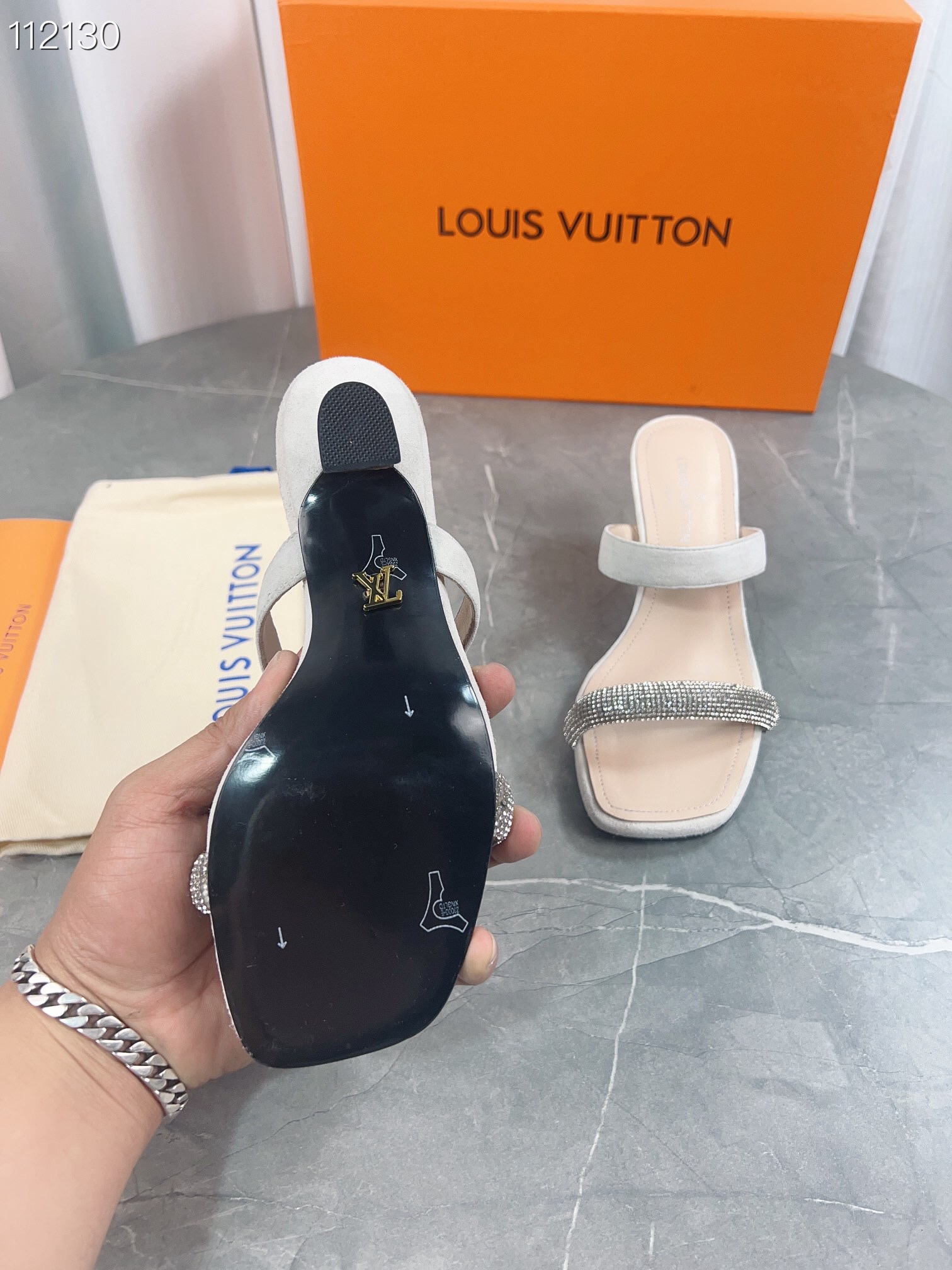 LV $82 gallery