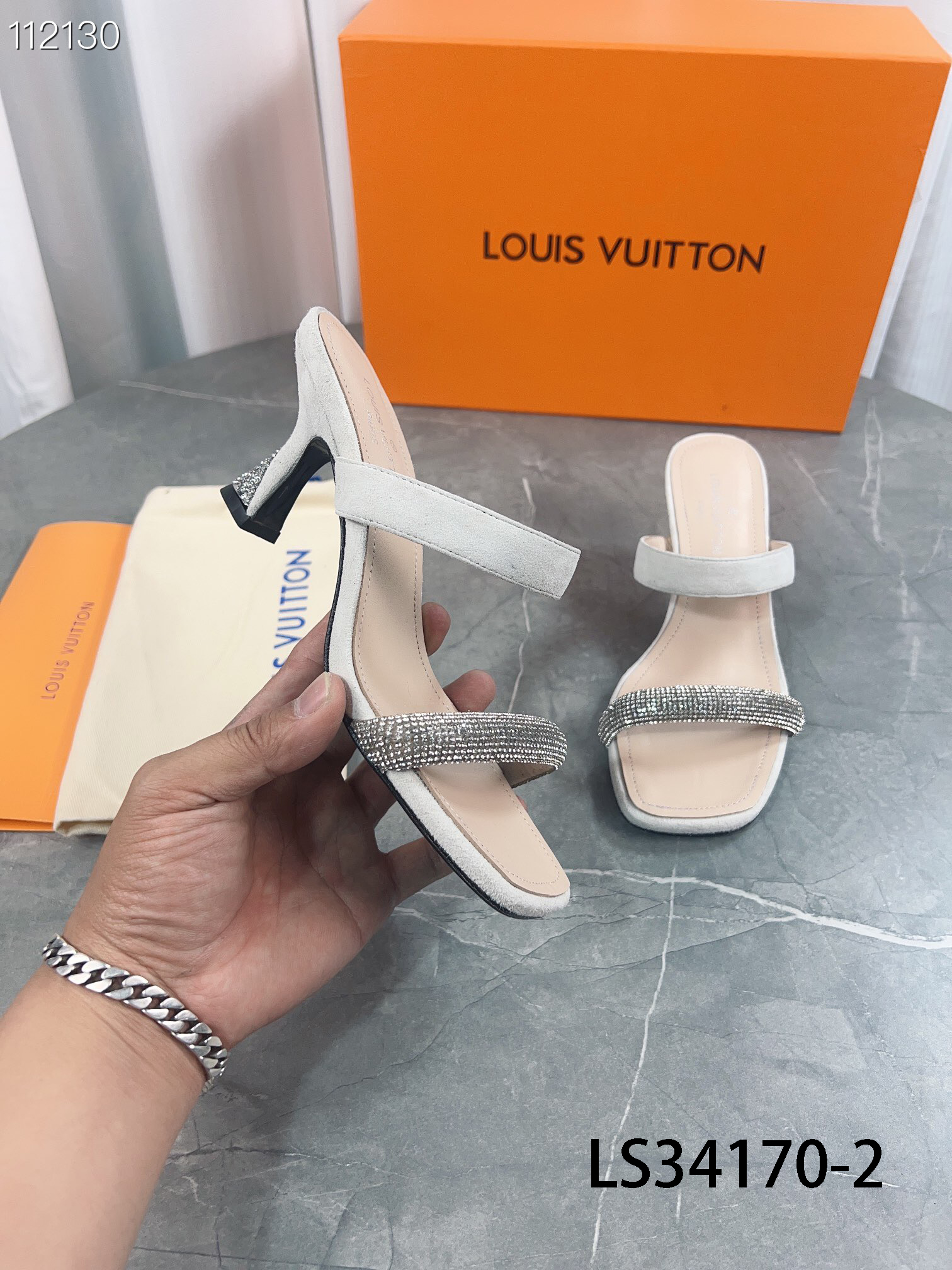 LV $82 gallery