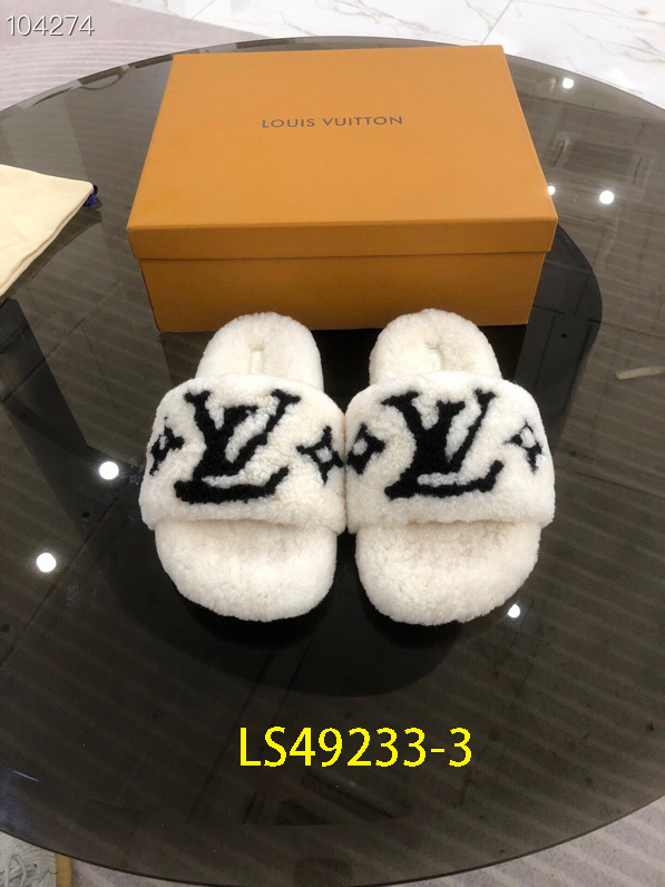 LV $82 gallery