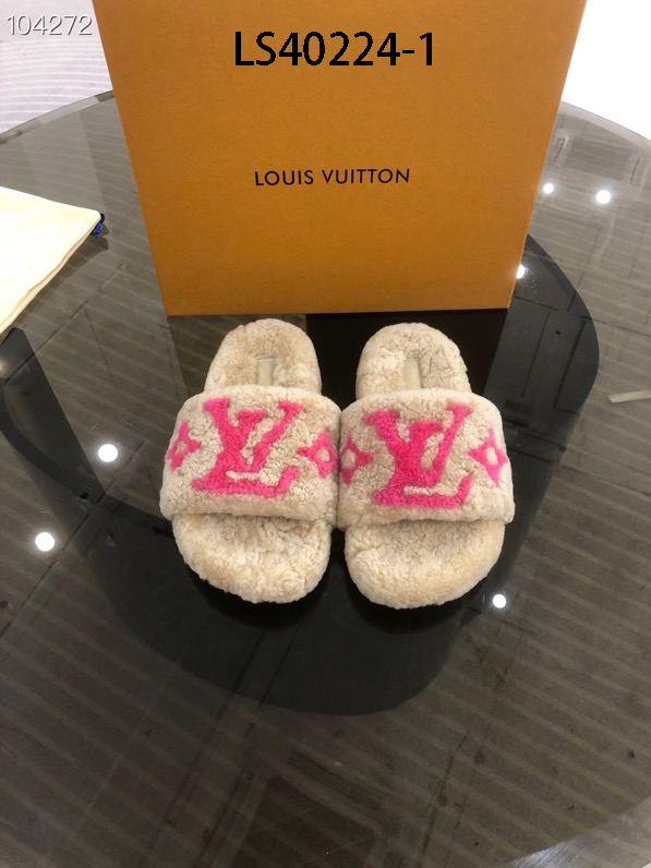 LV $82 gallery