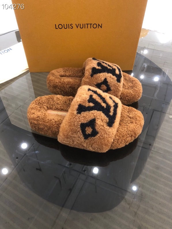 LV $82 gallery