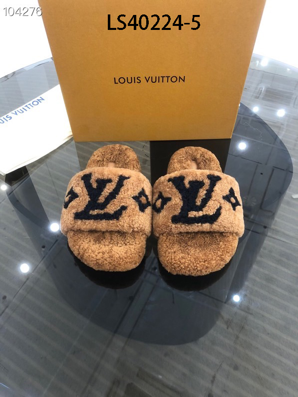 LV $82 gallery