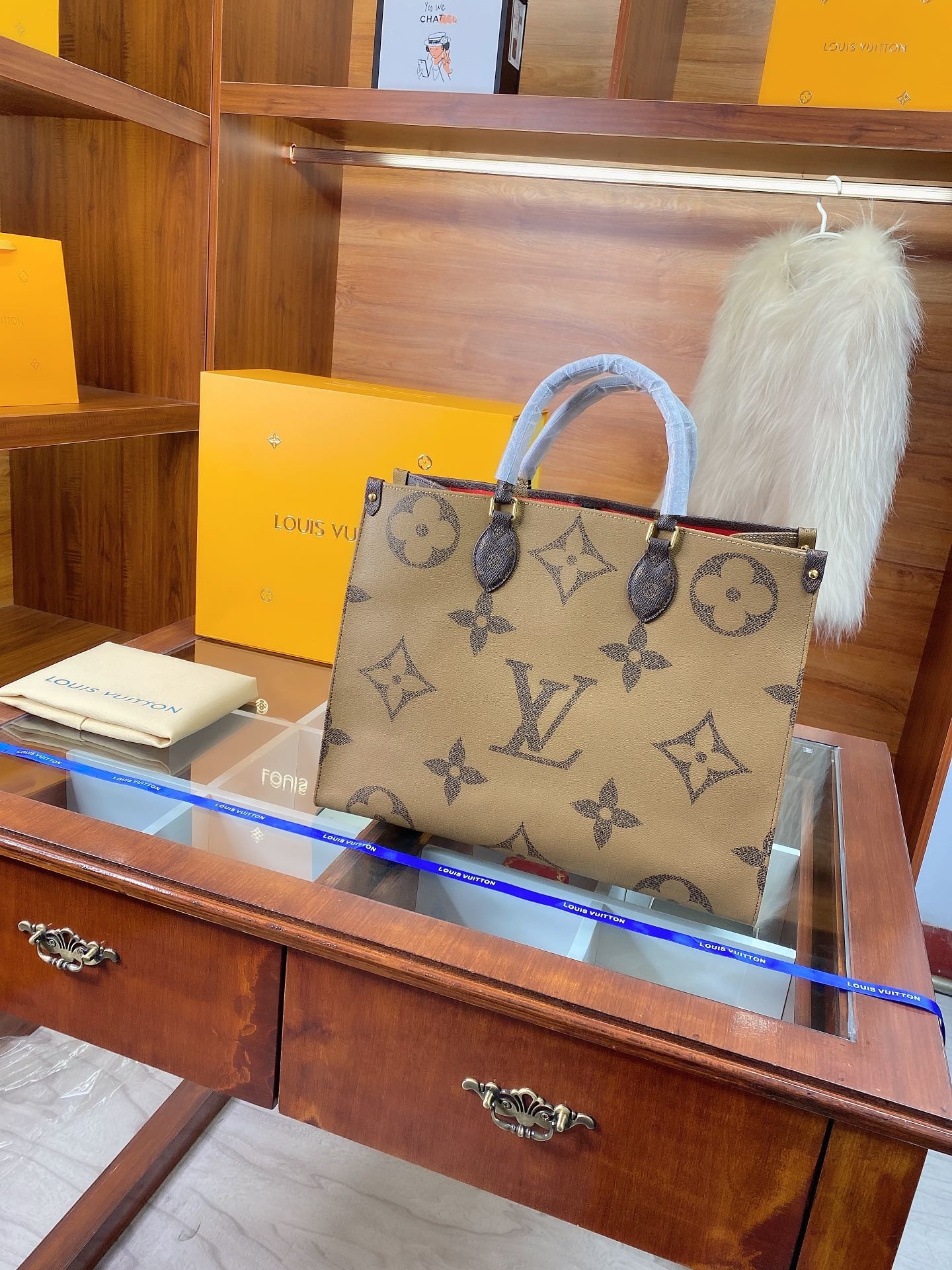 LV $82 gallery