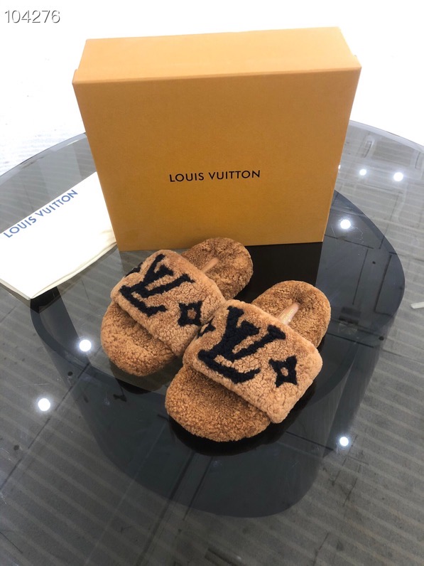 LV $82 gallery