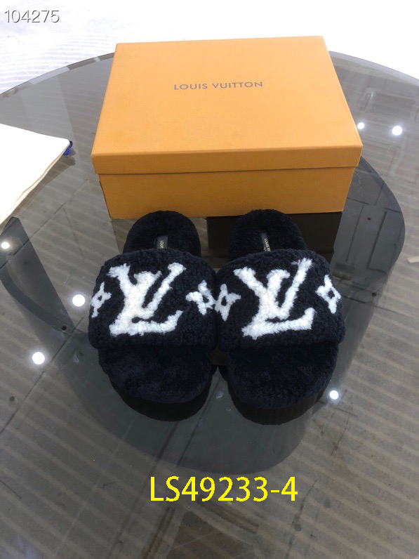 LV $82 gallery