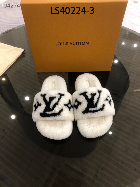 LV $82 gallery