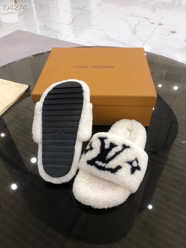 LV $82 gallery