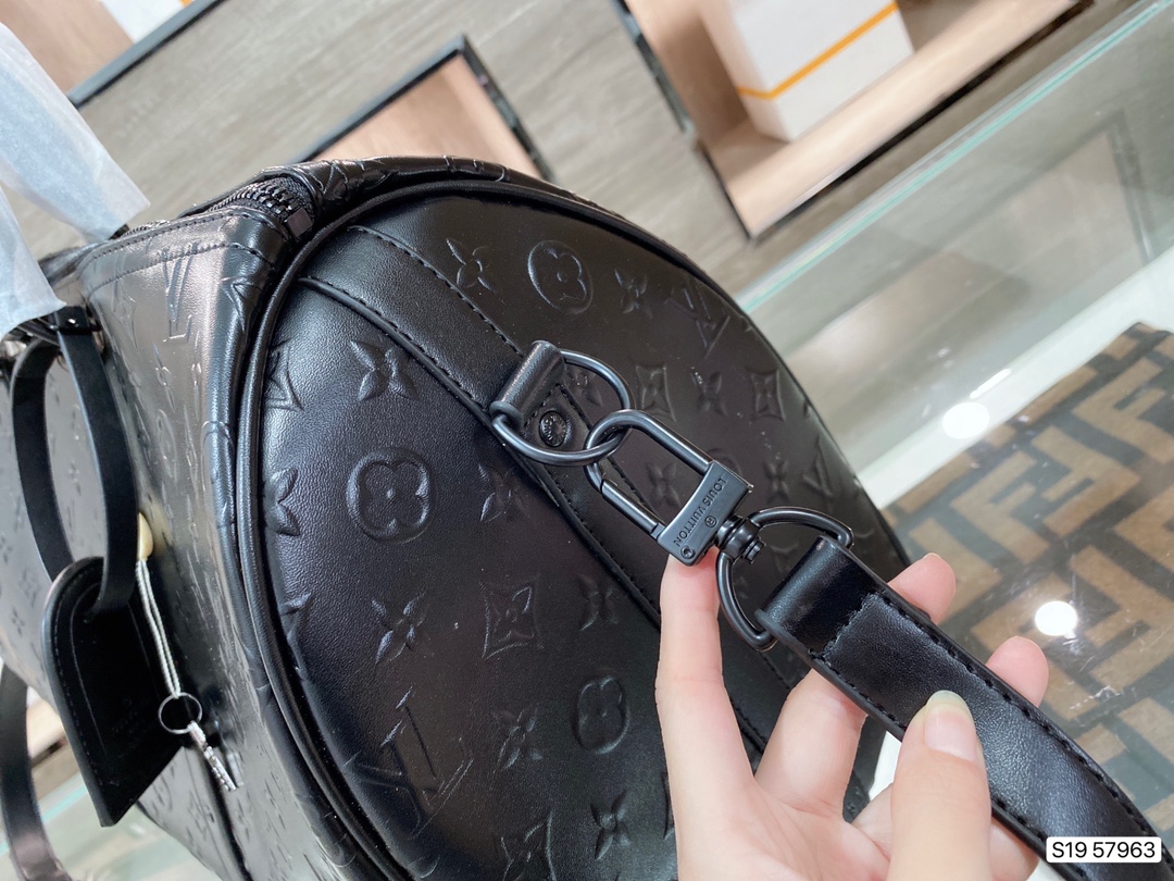 LV $82 gallery