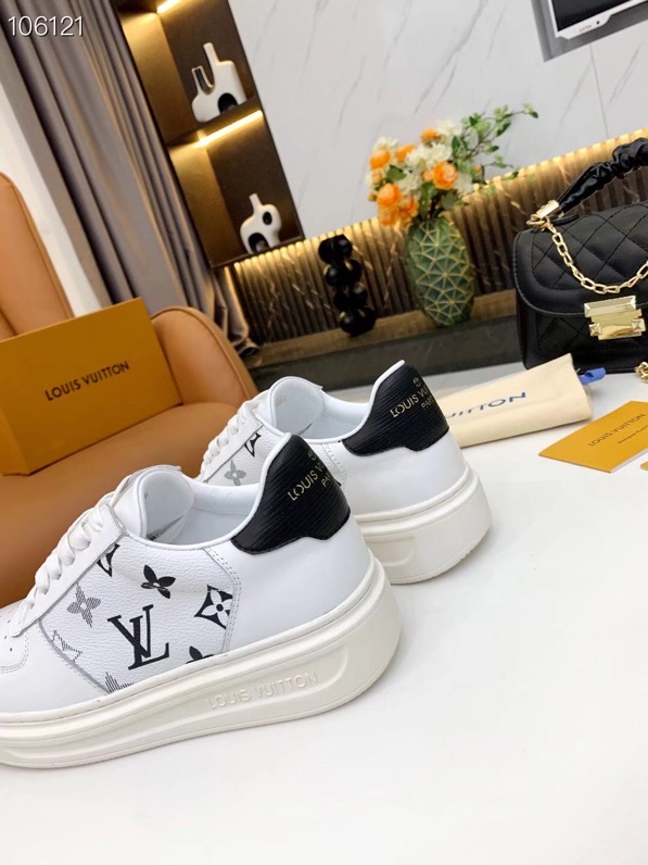 LV $82 gallery