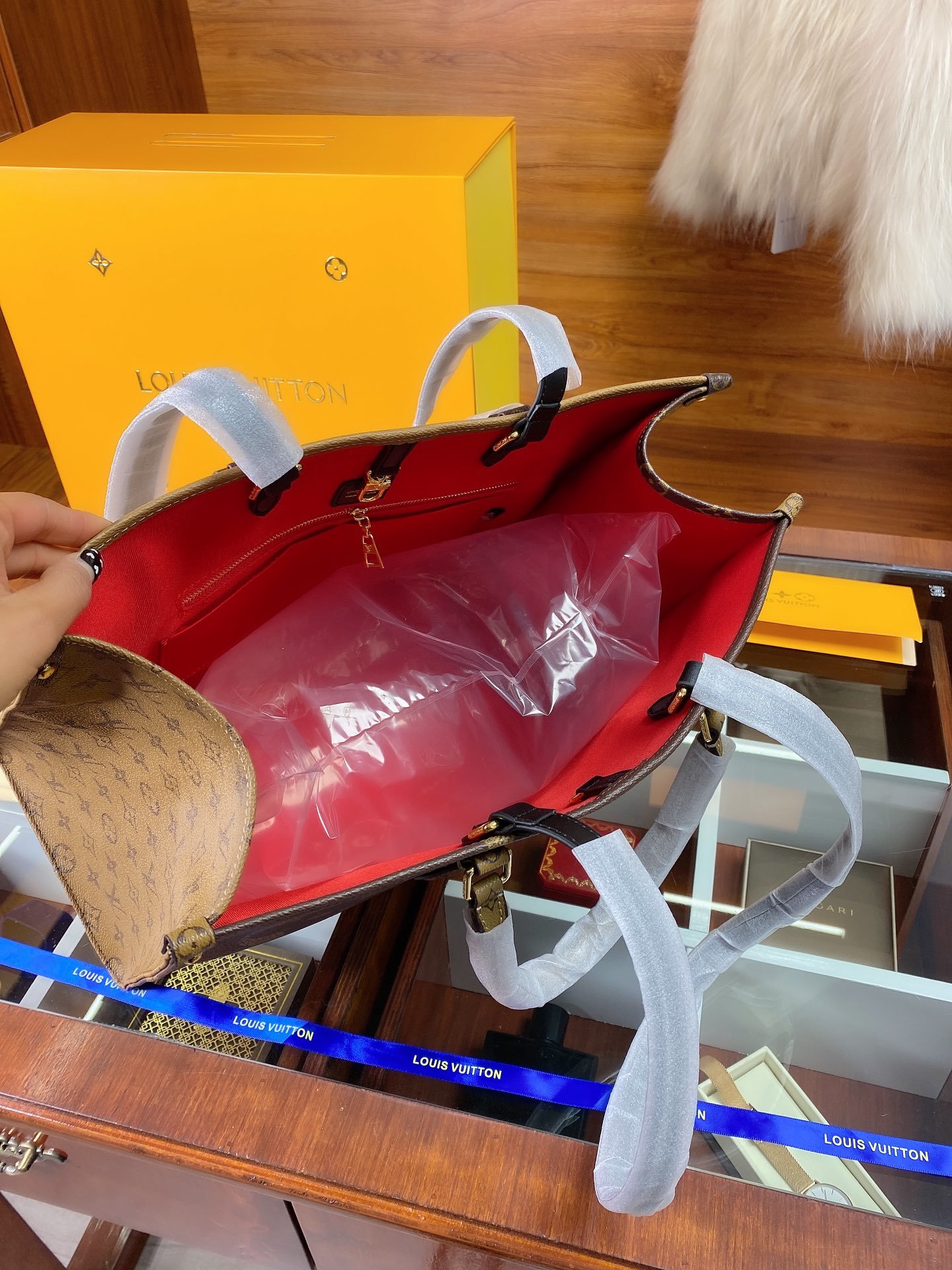 LV $82 gallery