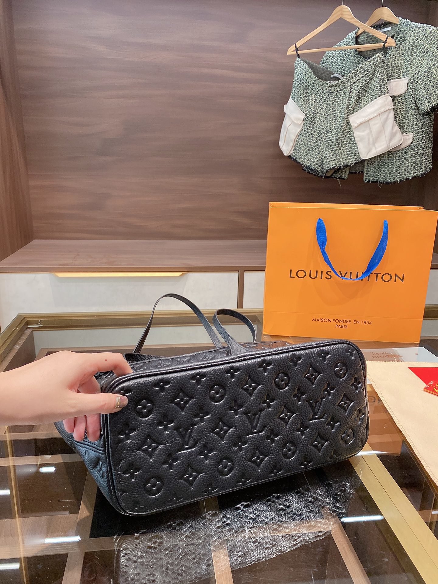 LV $82 gallery