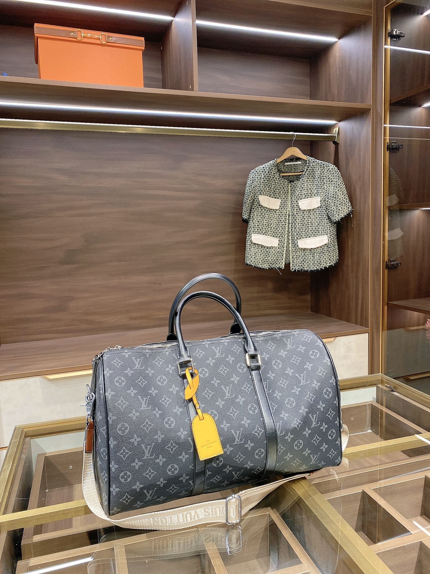 LV $82 gallery