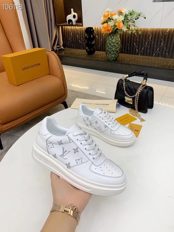 LV $82 gallery