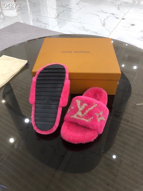 LV $82 gallery