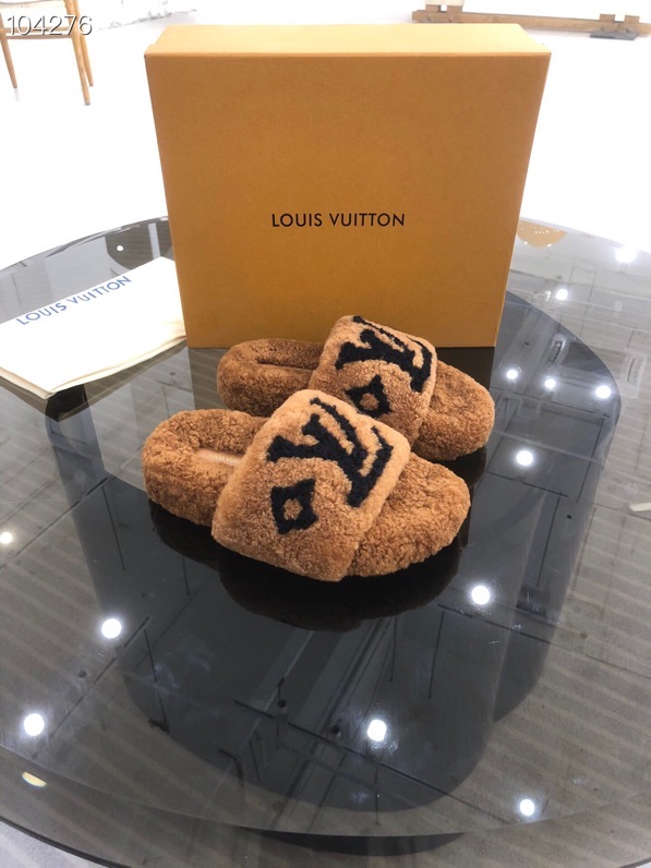 LV $82 gallery