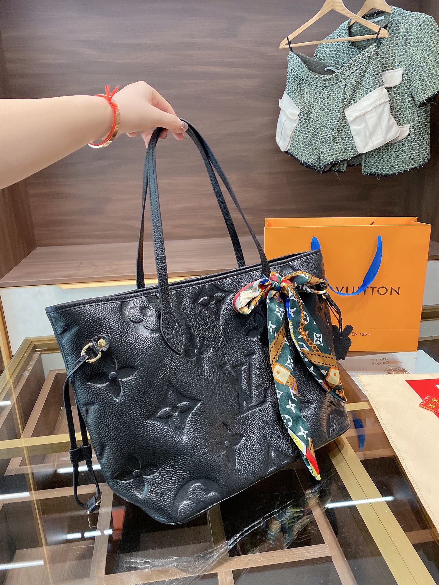 LV $82 gallery