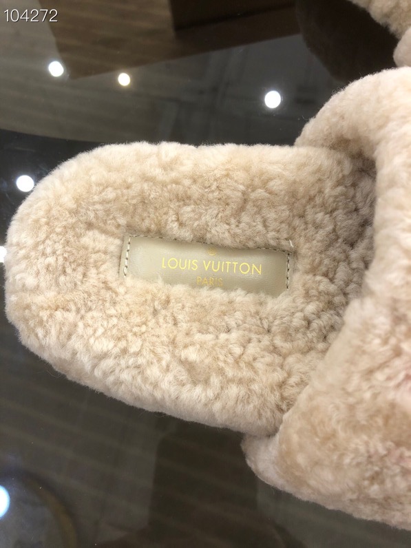 LV $82 gallery