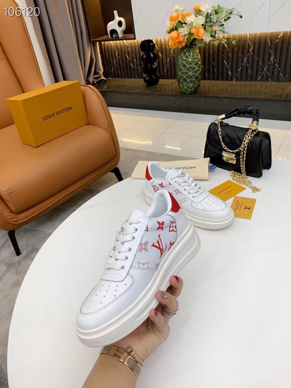 LV $82 gallery