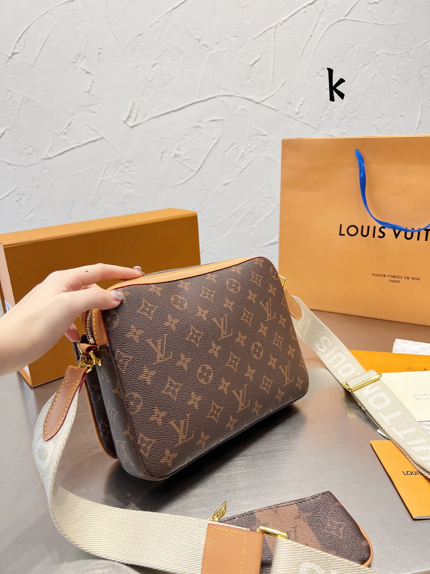 LV $82 gallery