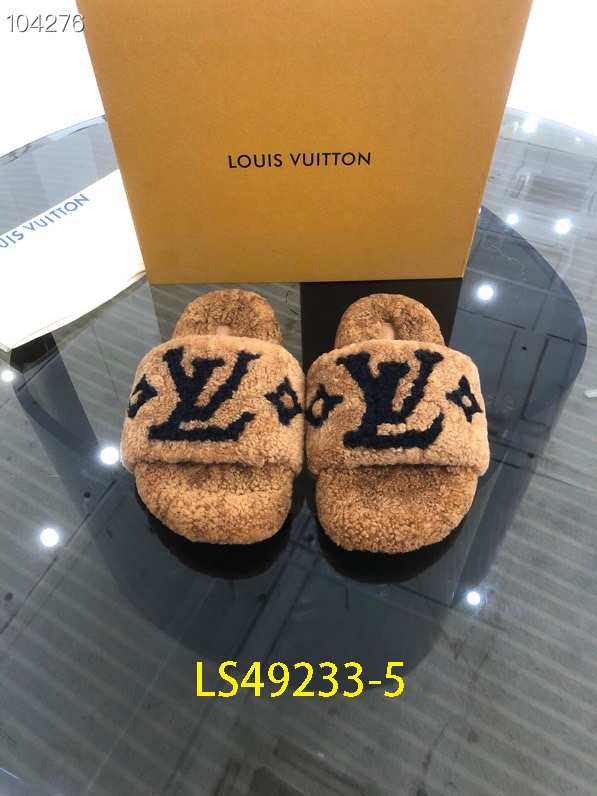 LV $82 gallery